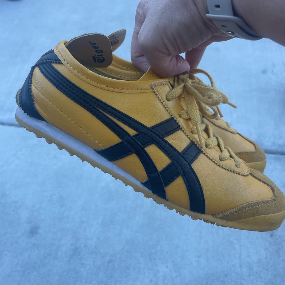 Yellow ASICS Tiger size 7 women’s